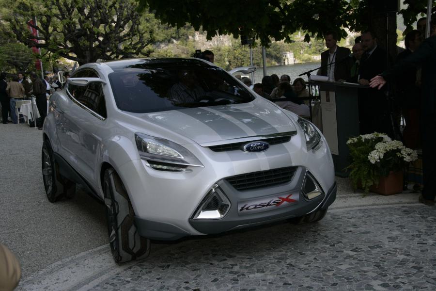  Ford Iosis X Concept 2006 года  (фото 15 из 17)